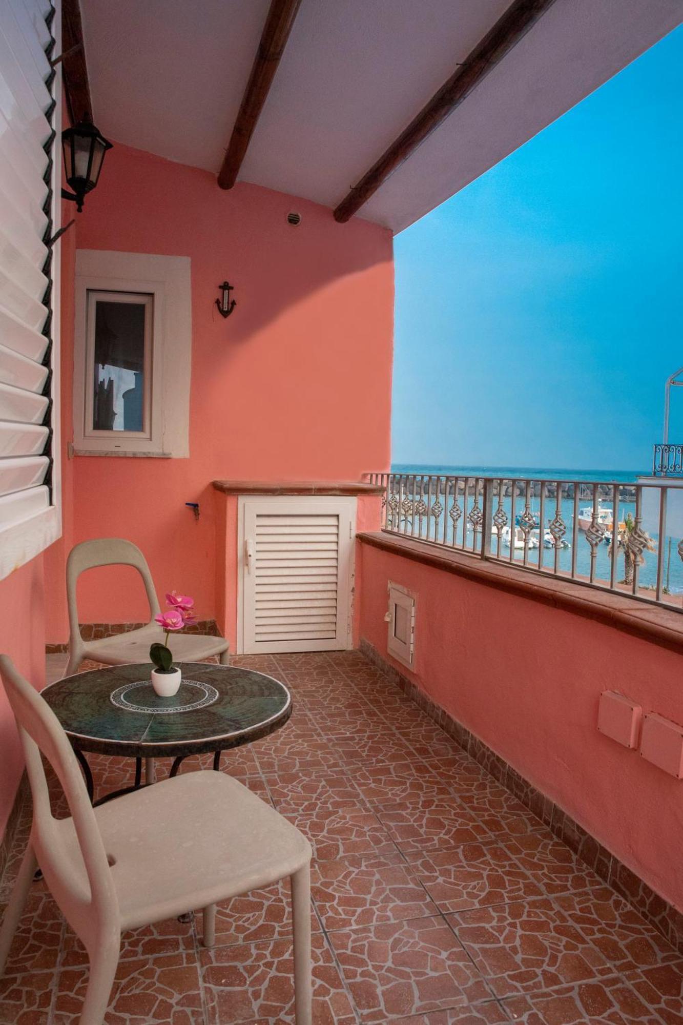 Casa Vacanza al mare a Sant'Angelo Ischia Esterno foto